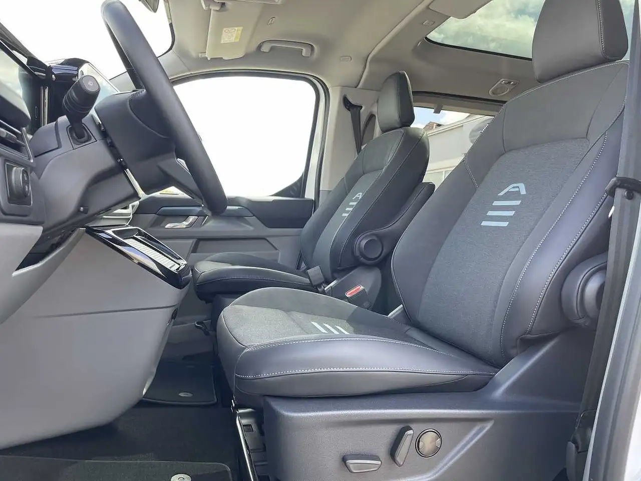 Ford Tourneo 10