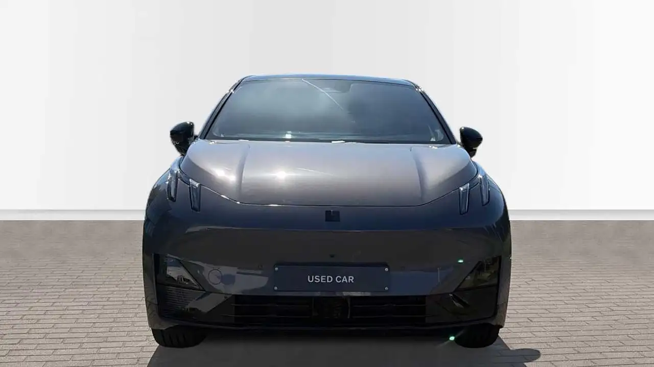 Lynk & Co 8