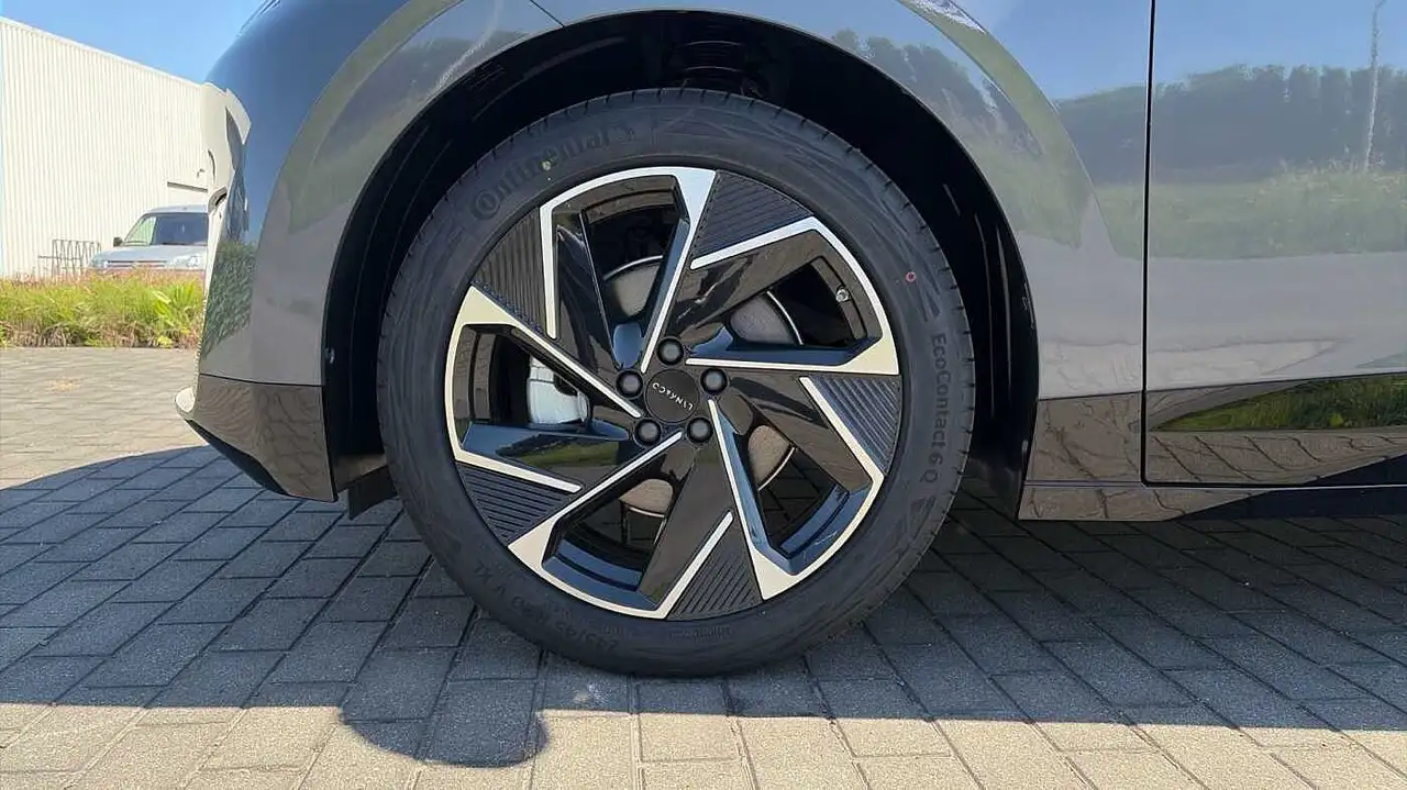 Lynk & Co 9