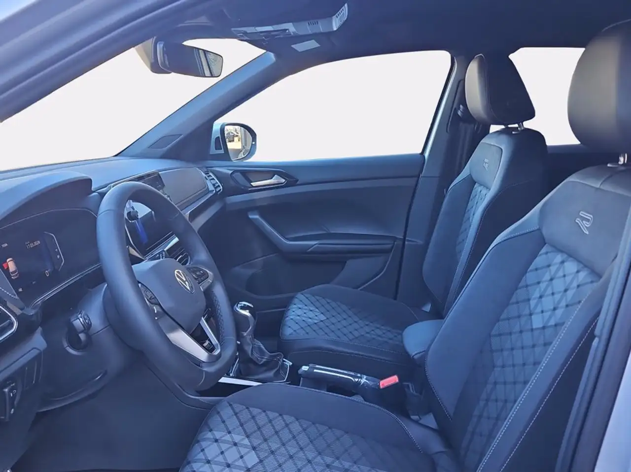 Volkswagen T-Cross 11