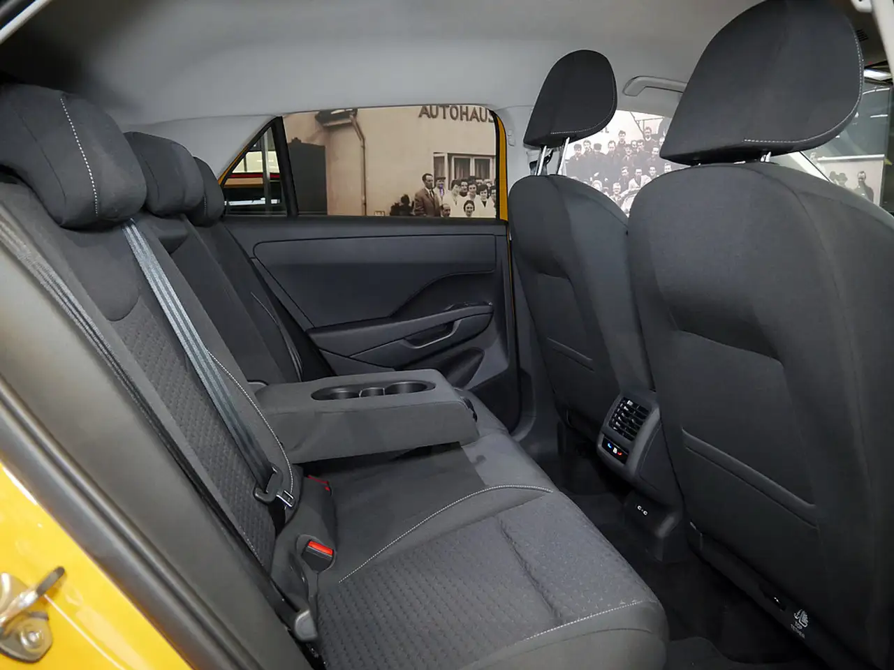 Volkswagen T-Roc 8