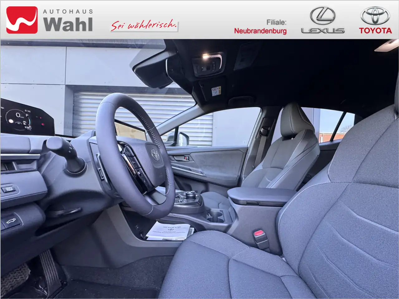Toyota C-HR+ 165 11