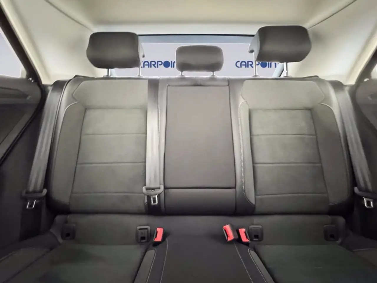 Volkswagen T-Roc 11