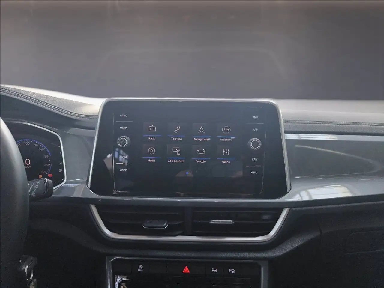 Volkswagen T-Roc 11