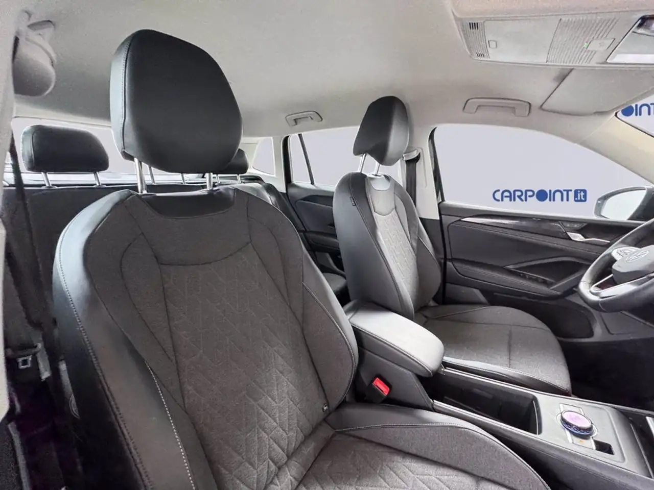Volkswagen Tiguan 8
