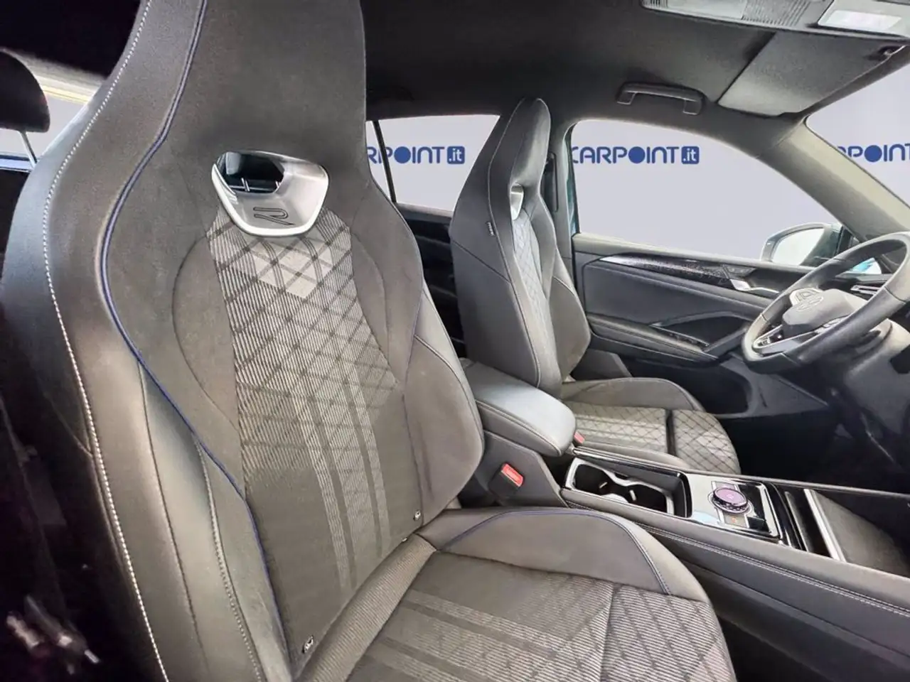 Volkswagen Tiguan 8