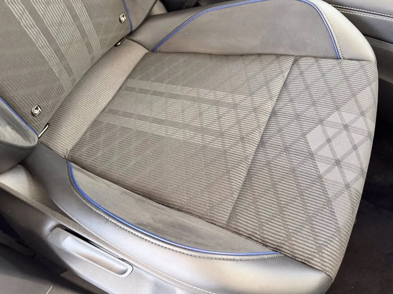 Volkswagen Tiguan 9