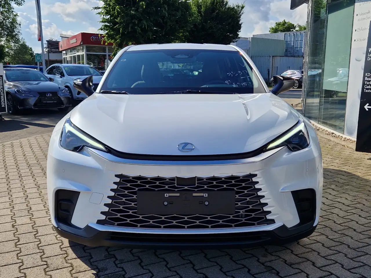 Lexus LBX 7