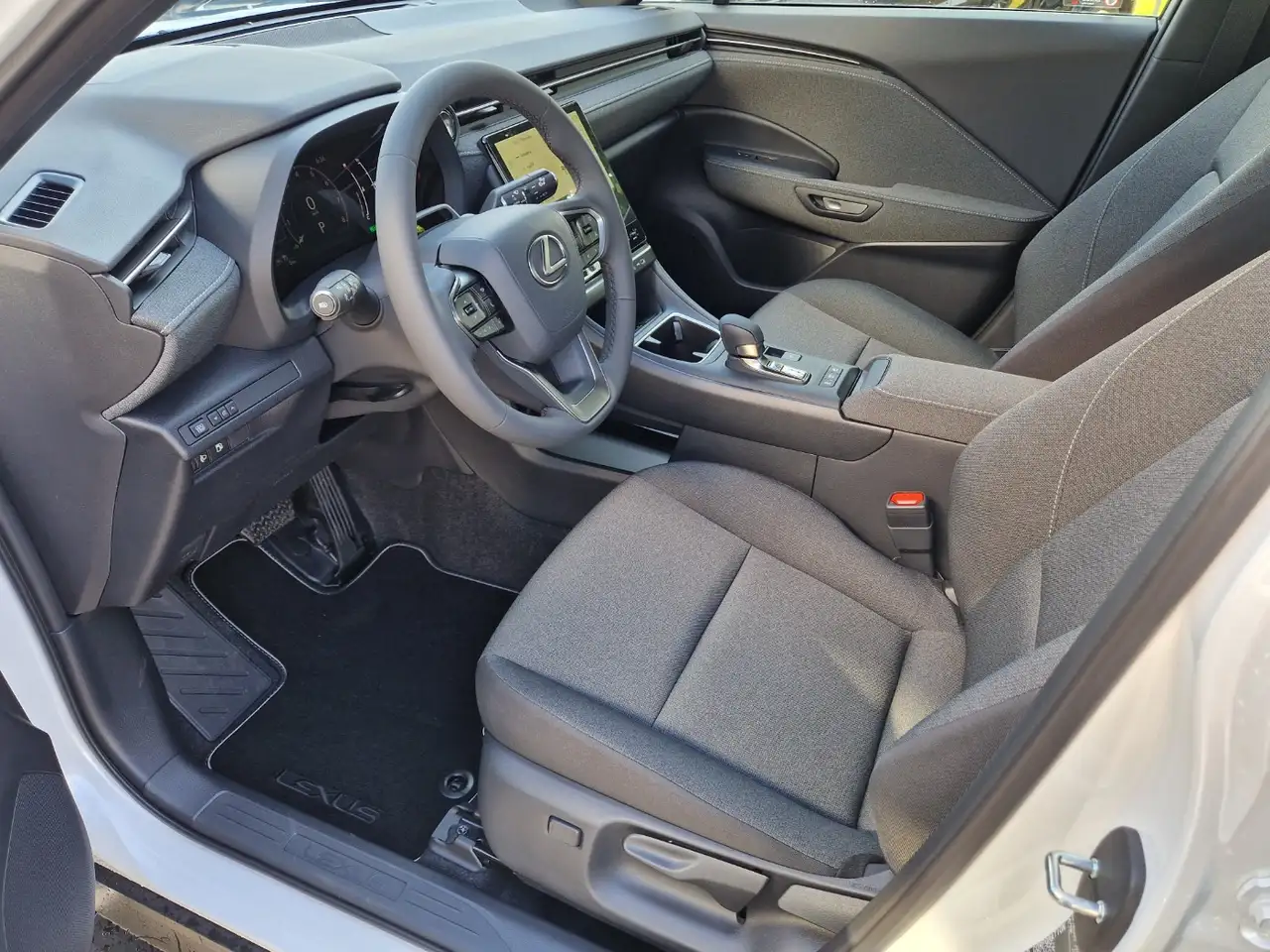 Lexus LBX 9