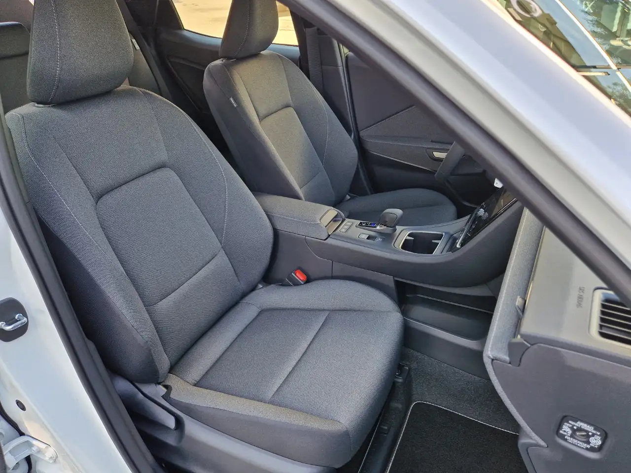 Lexus LBX 13