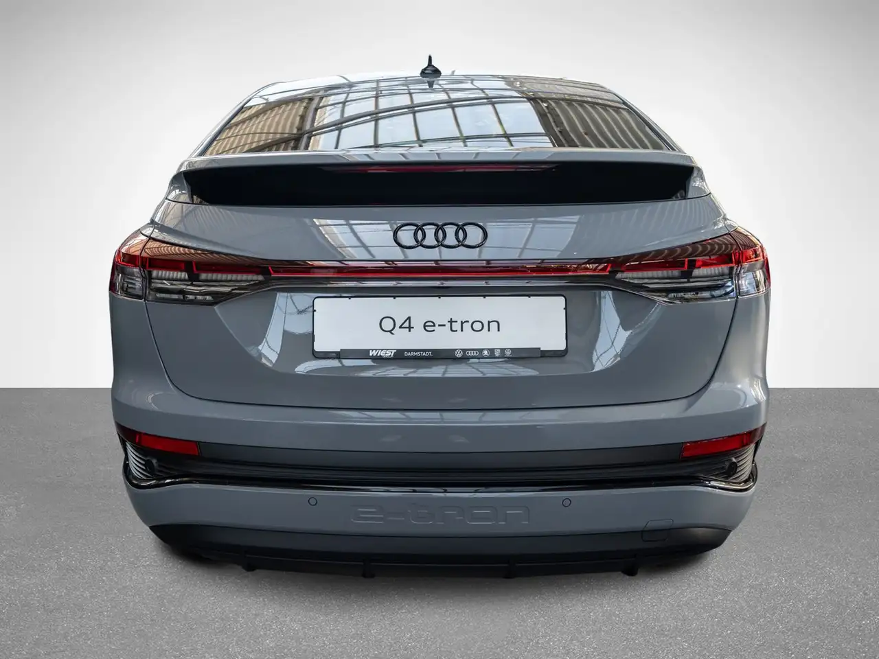 Audi Q4 5