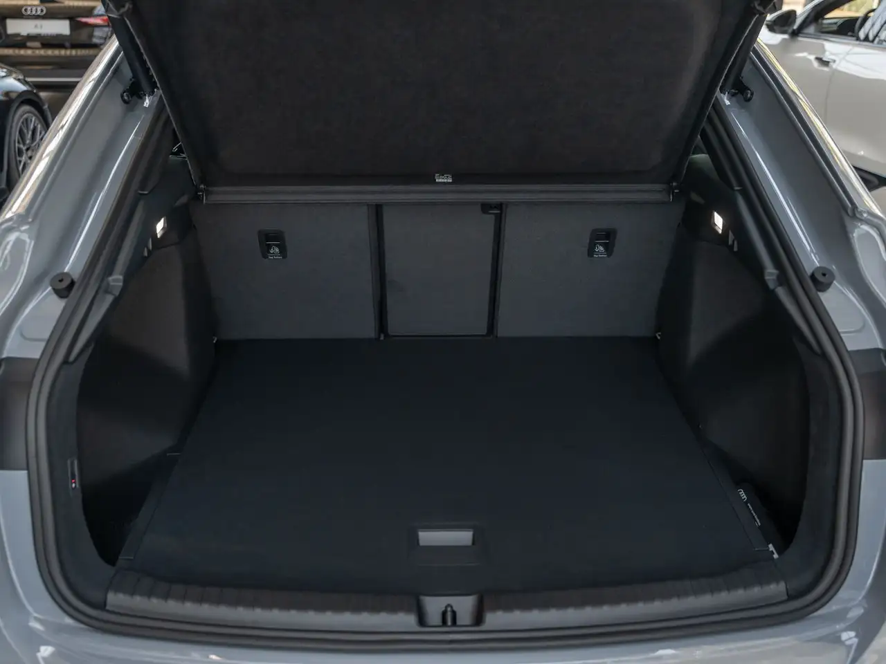 Audi Q4 10