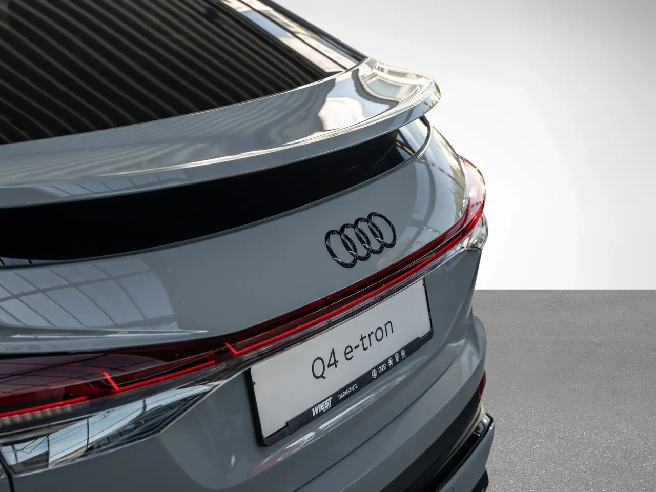 Audi Q4 15