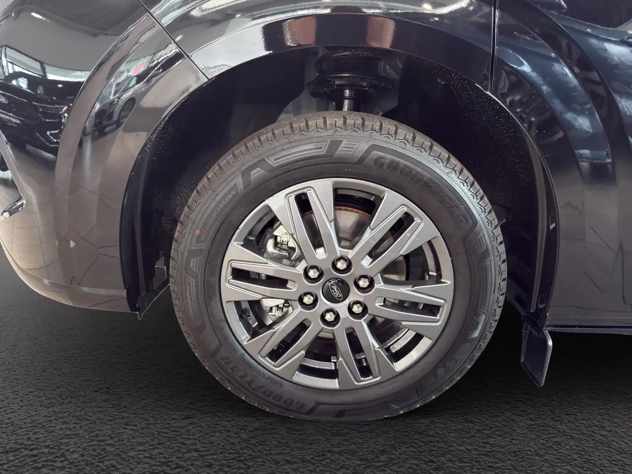 Ford Tourneo 8