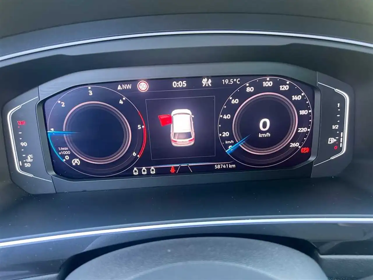 Volkswagen Tiguan 9