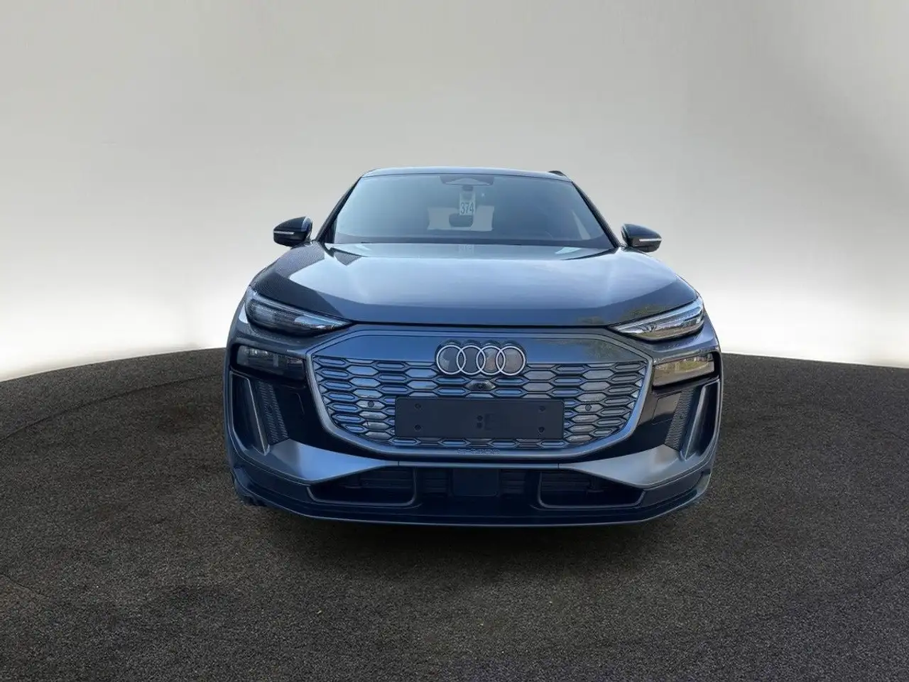 Audi Q6 4