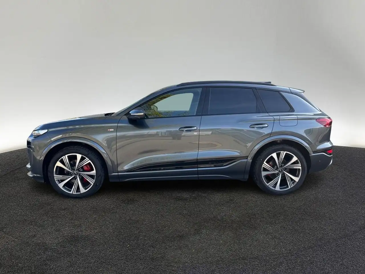 Audi Q6 6