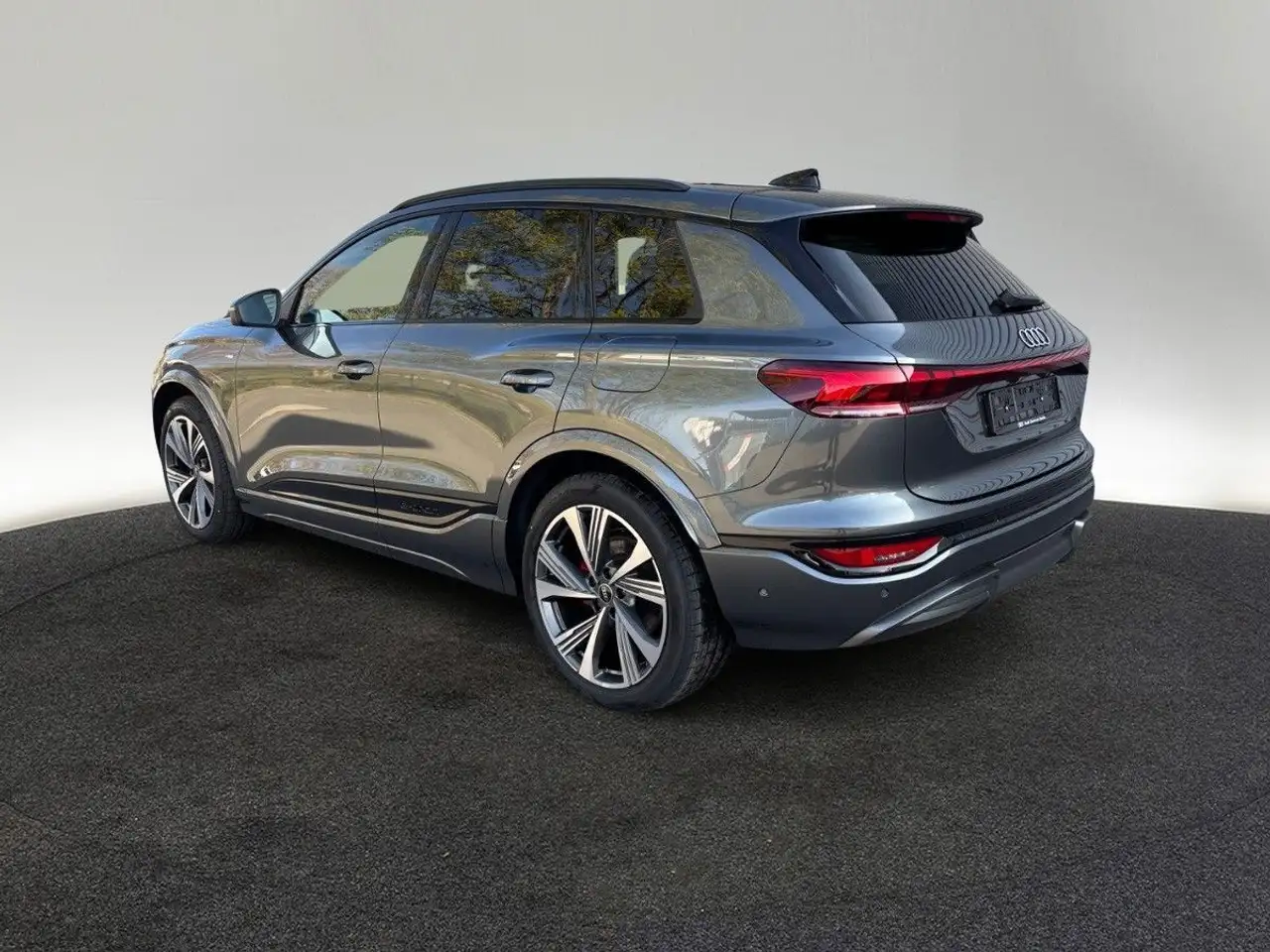 Audi Q6 8