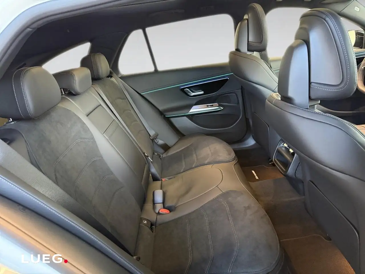 Mercedes-Benz E 220 13