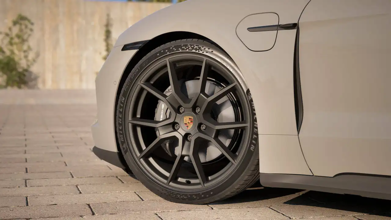 Porsche Taycan 5