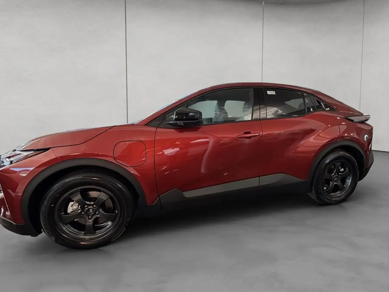 Toyota C-HR+ 2