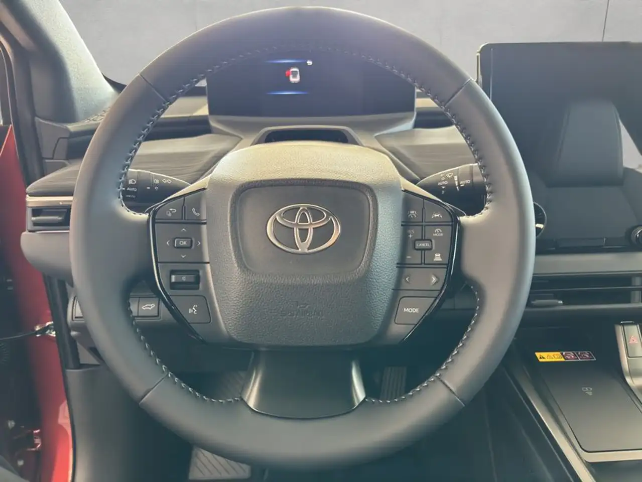 Toyota C-HR+ 11