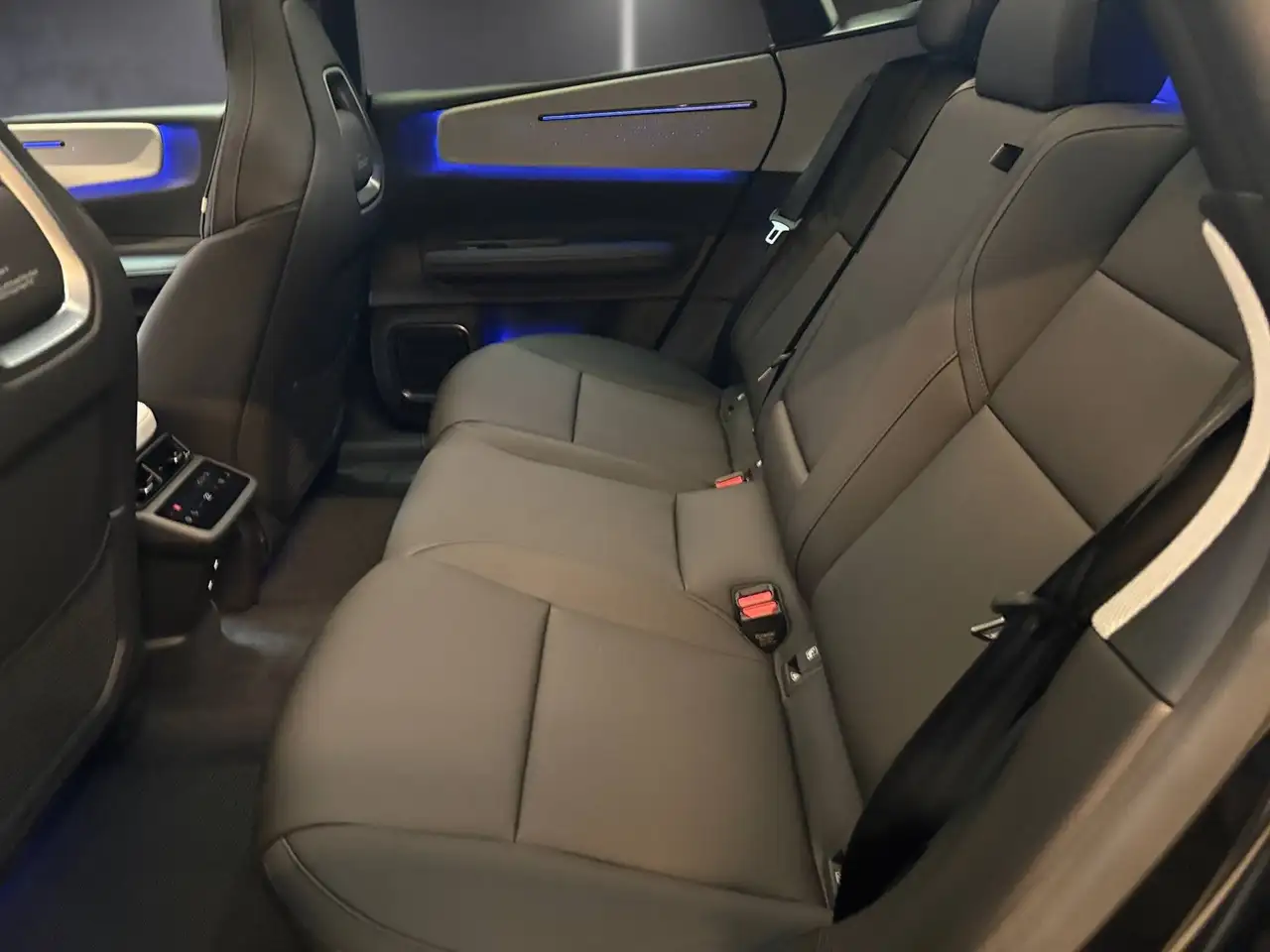 Polestar 4 11