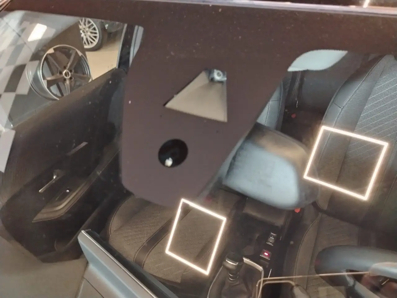 Peugeot 208 7