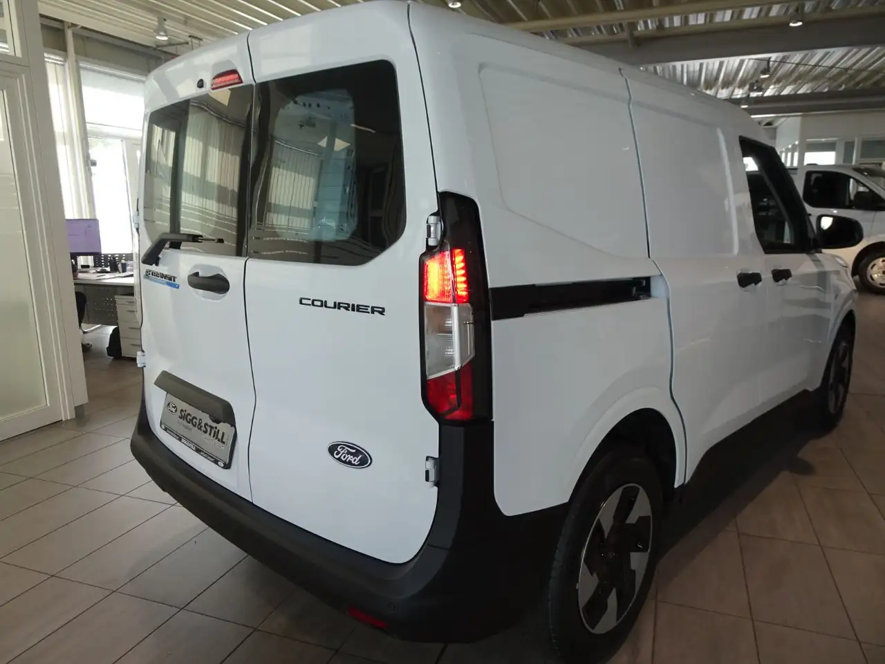 Ford Transit 8