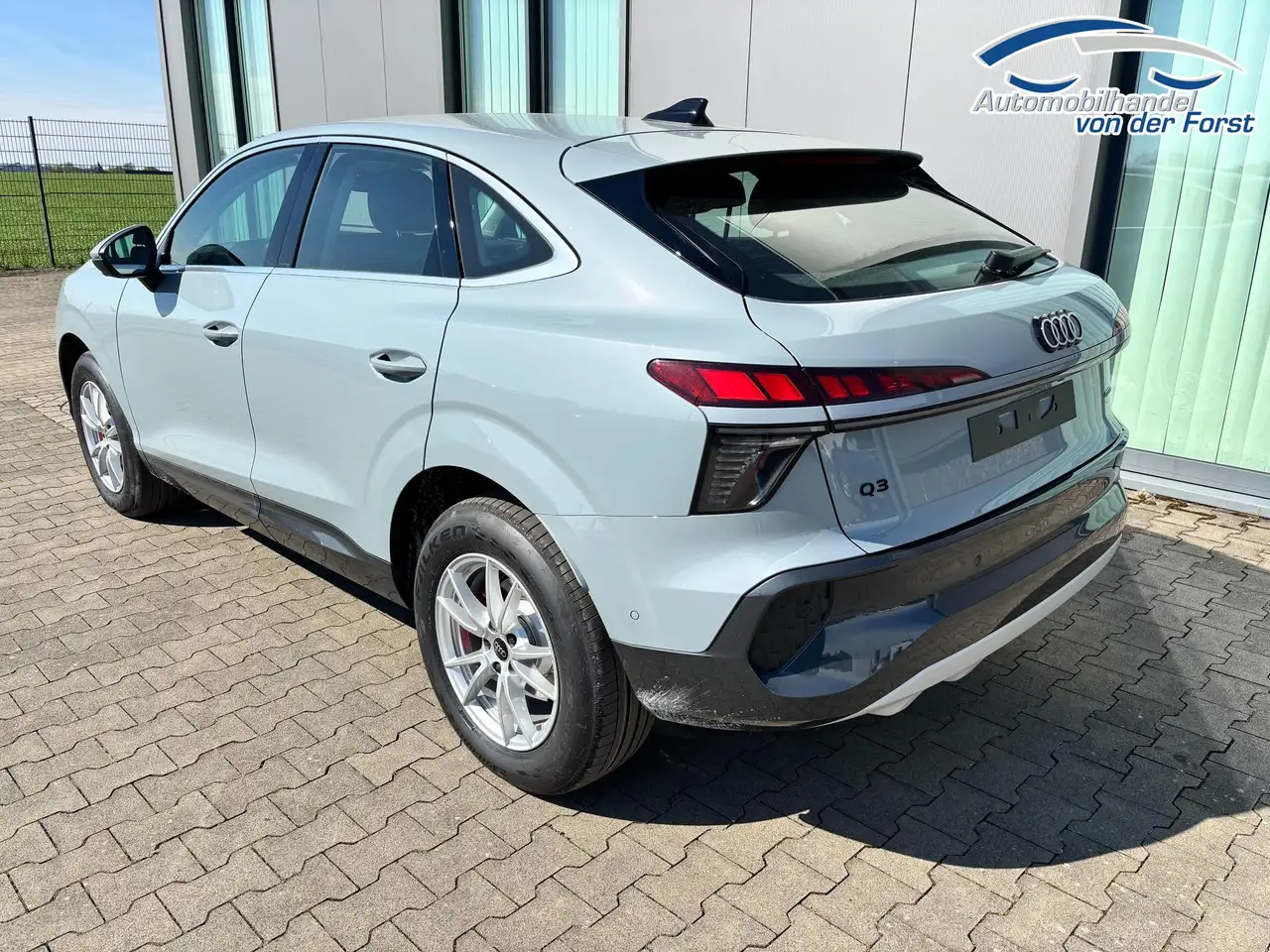 Audi Q3 4
