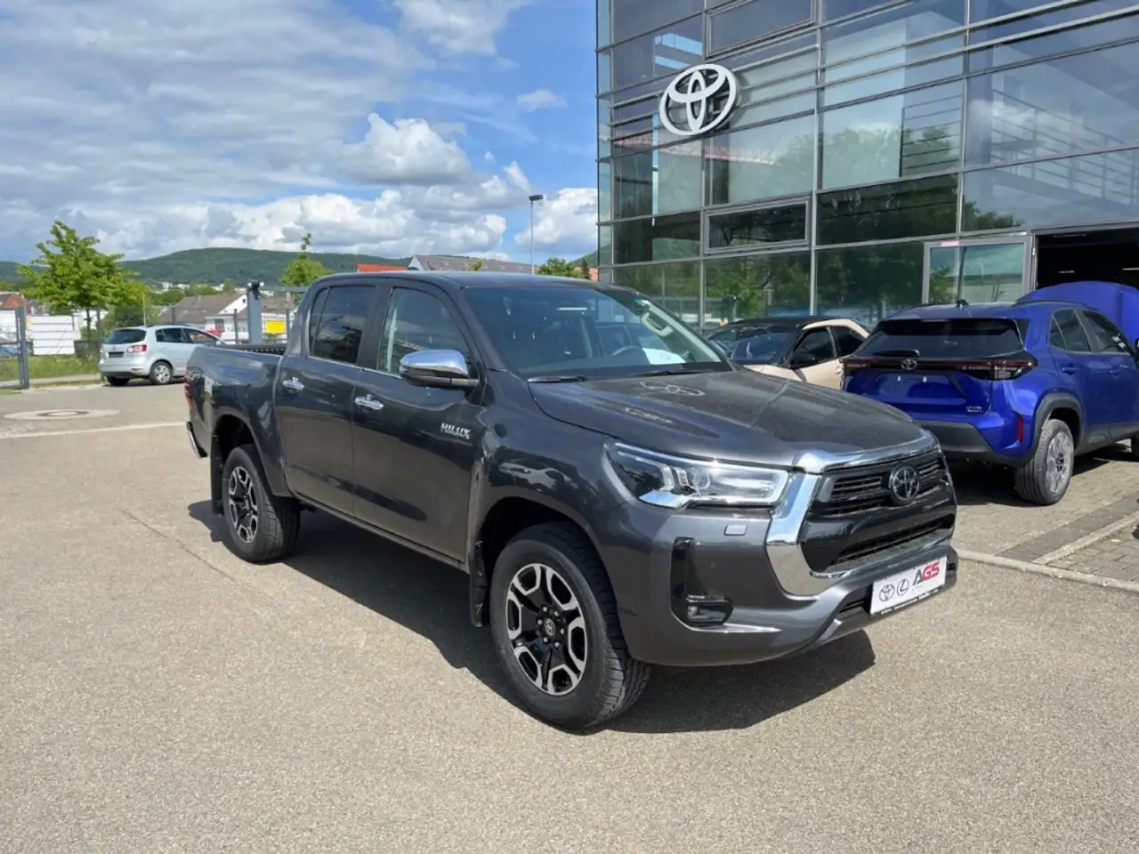 Toyota Hilux 2
