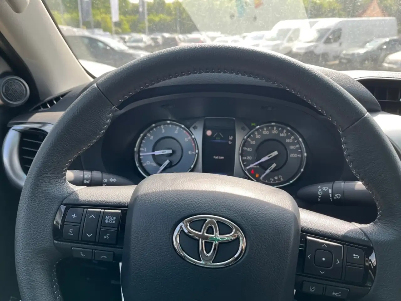 Toyota Hilux 15