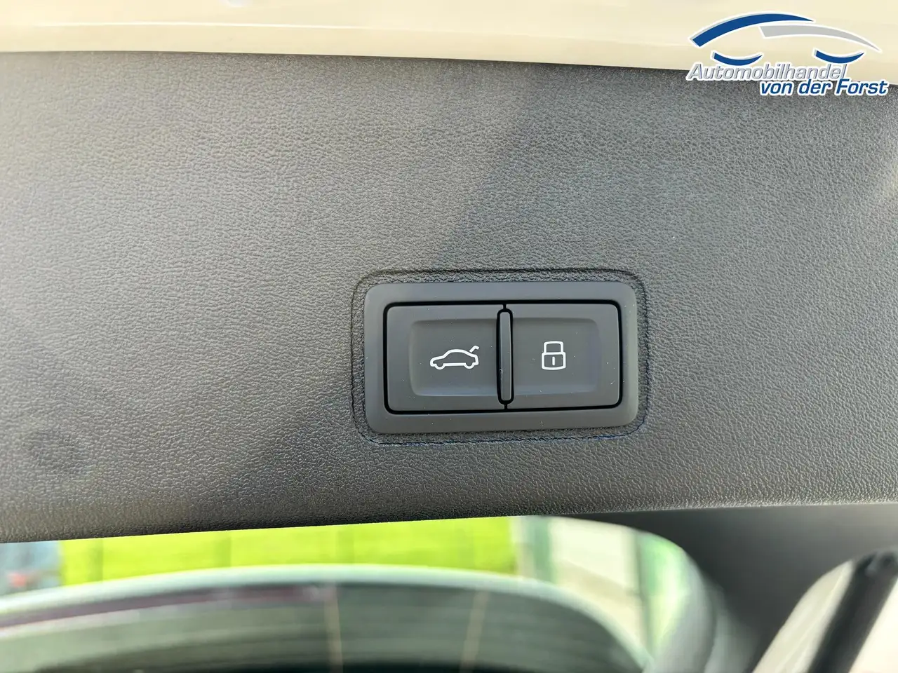 Audi Q3 12