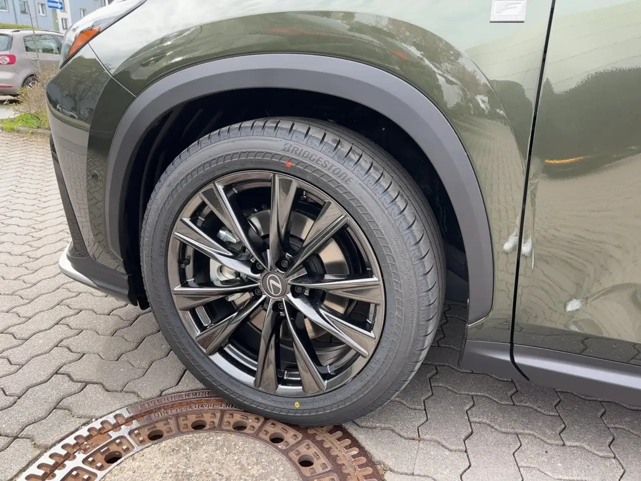 Lexus NX 6