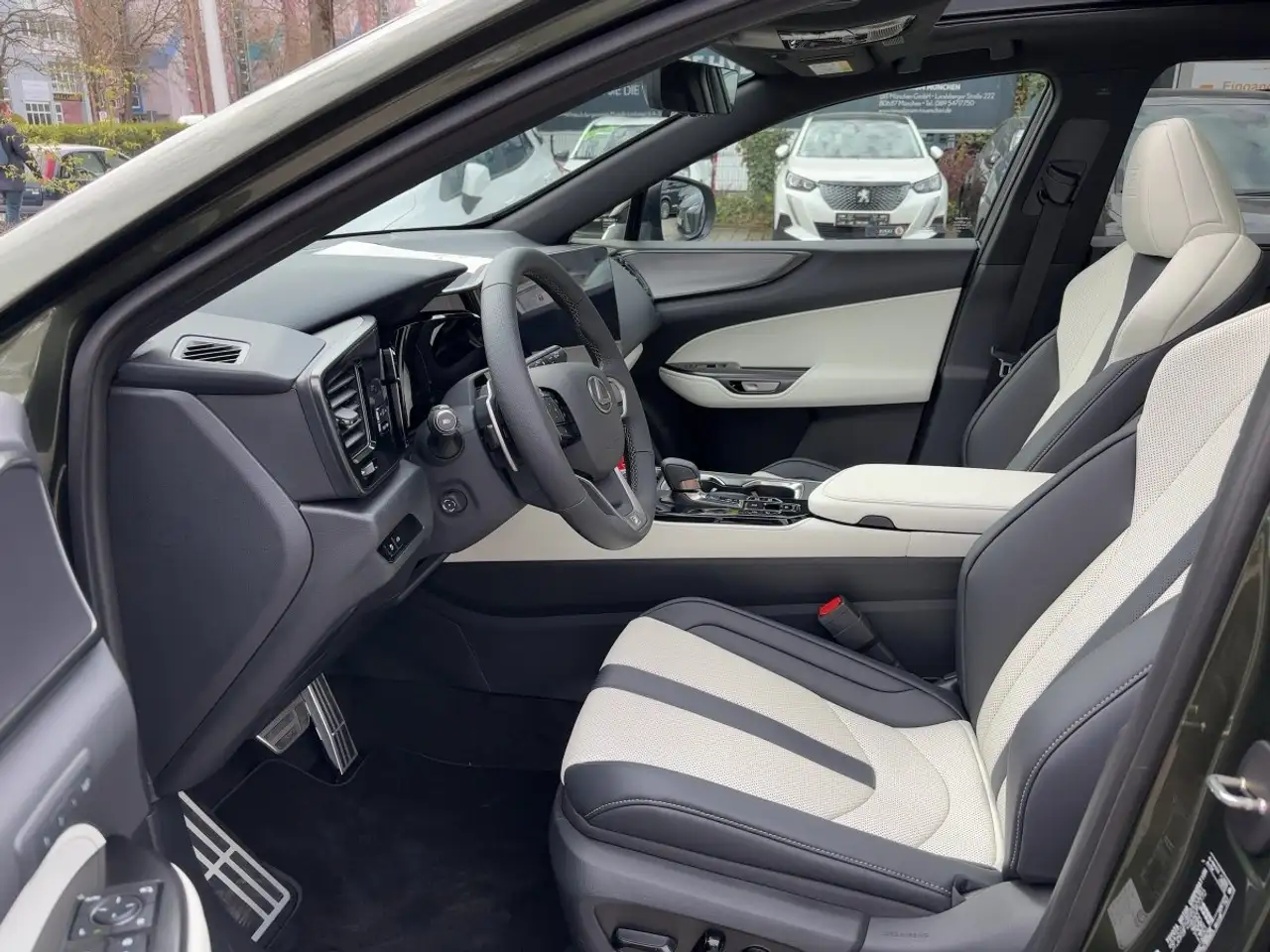 Lexus NX 8
