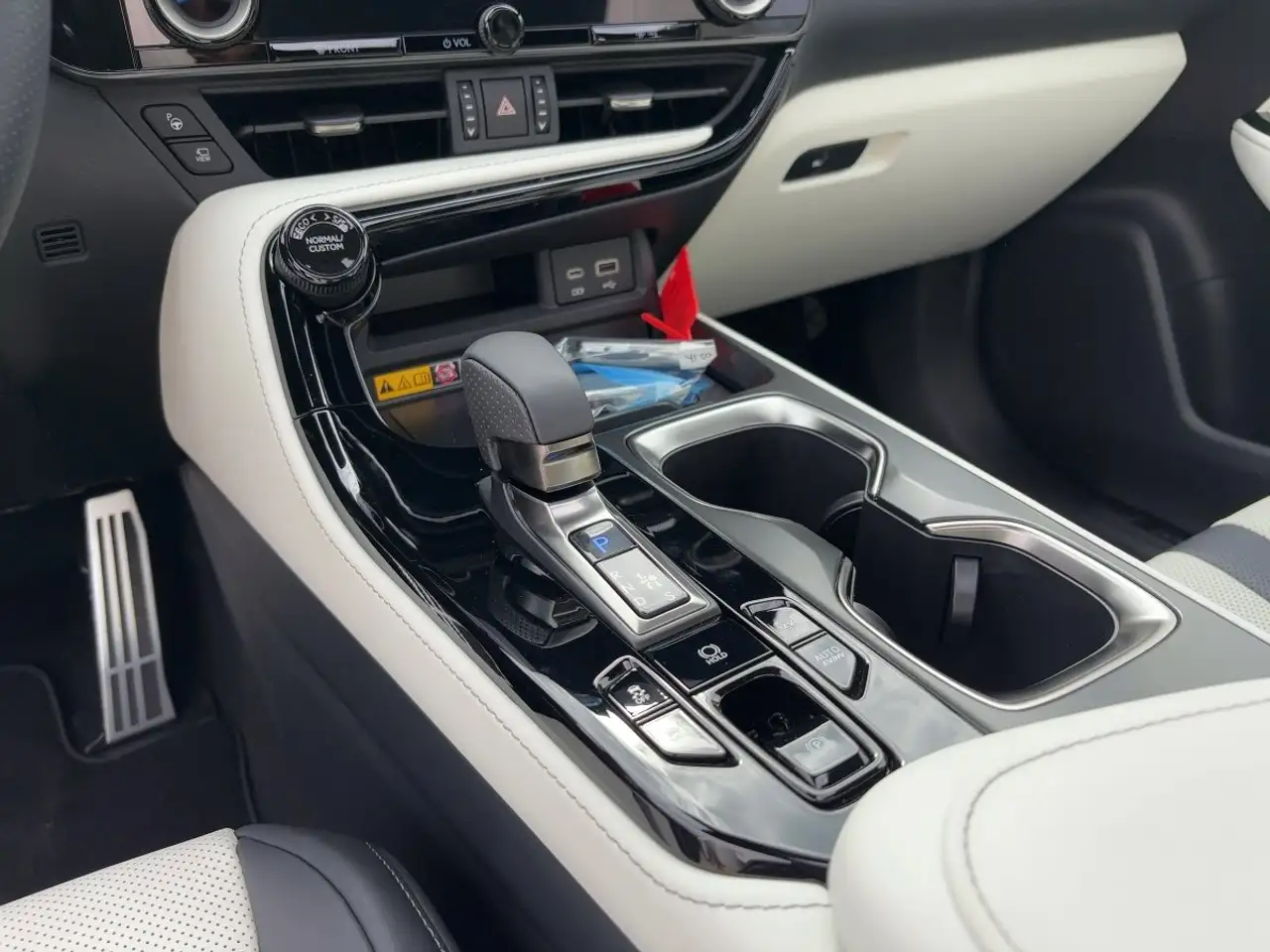 Lexus NX 13