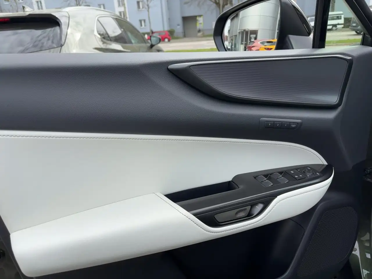 Lexus NX 14