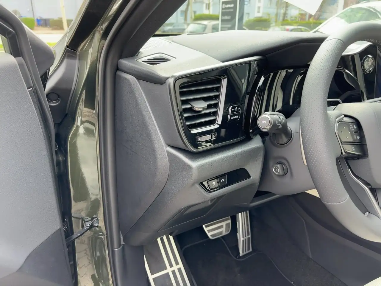 Lexus NX 15