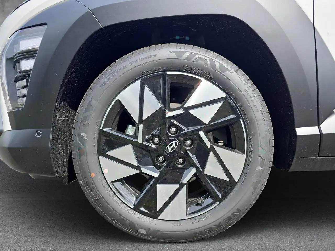 Hyundai KONA 6