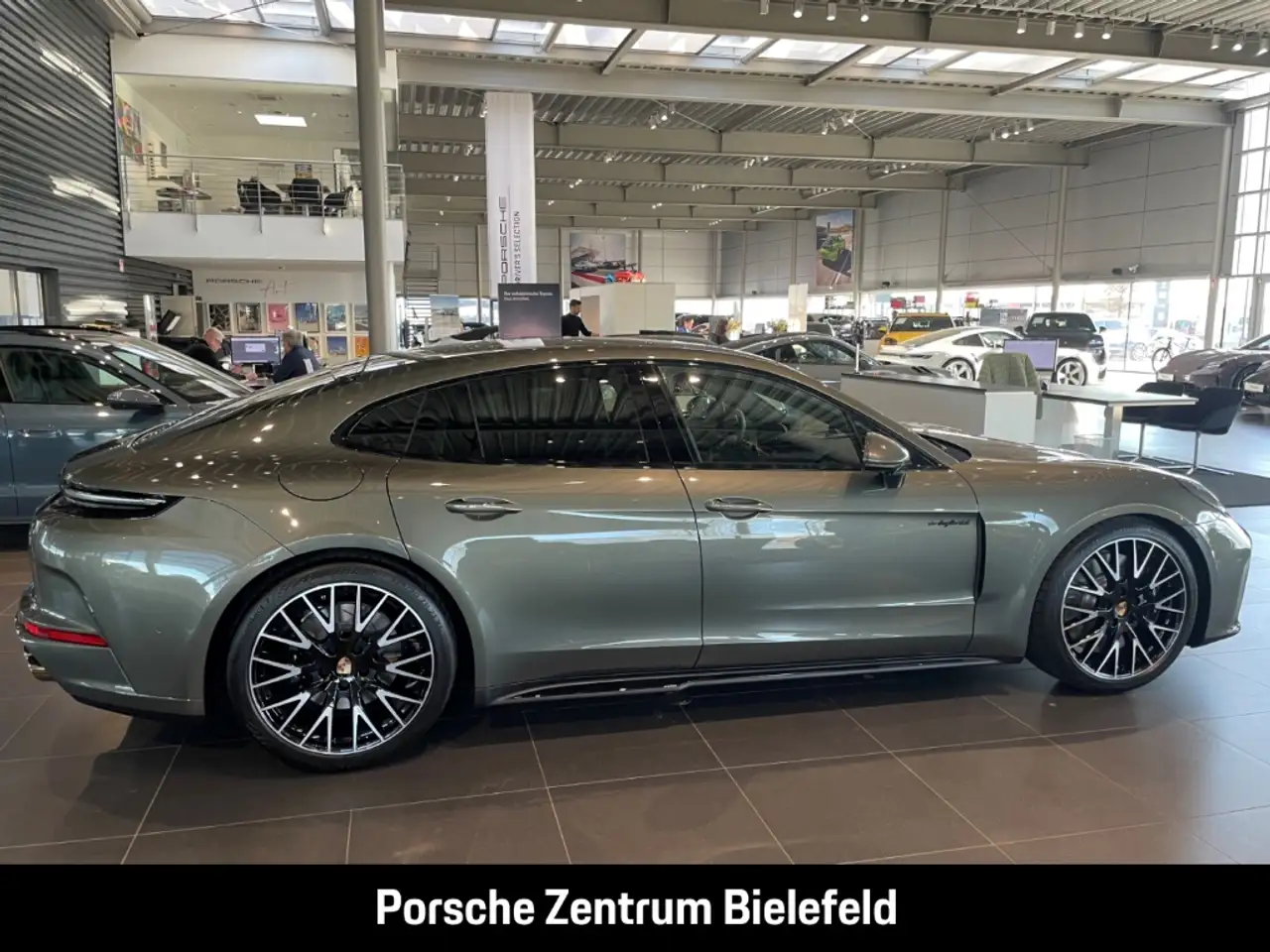 Porsche Panamera 5