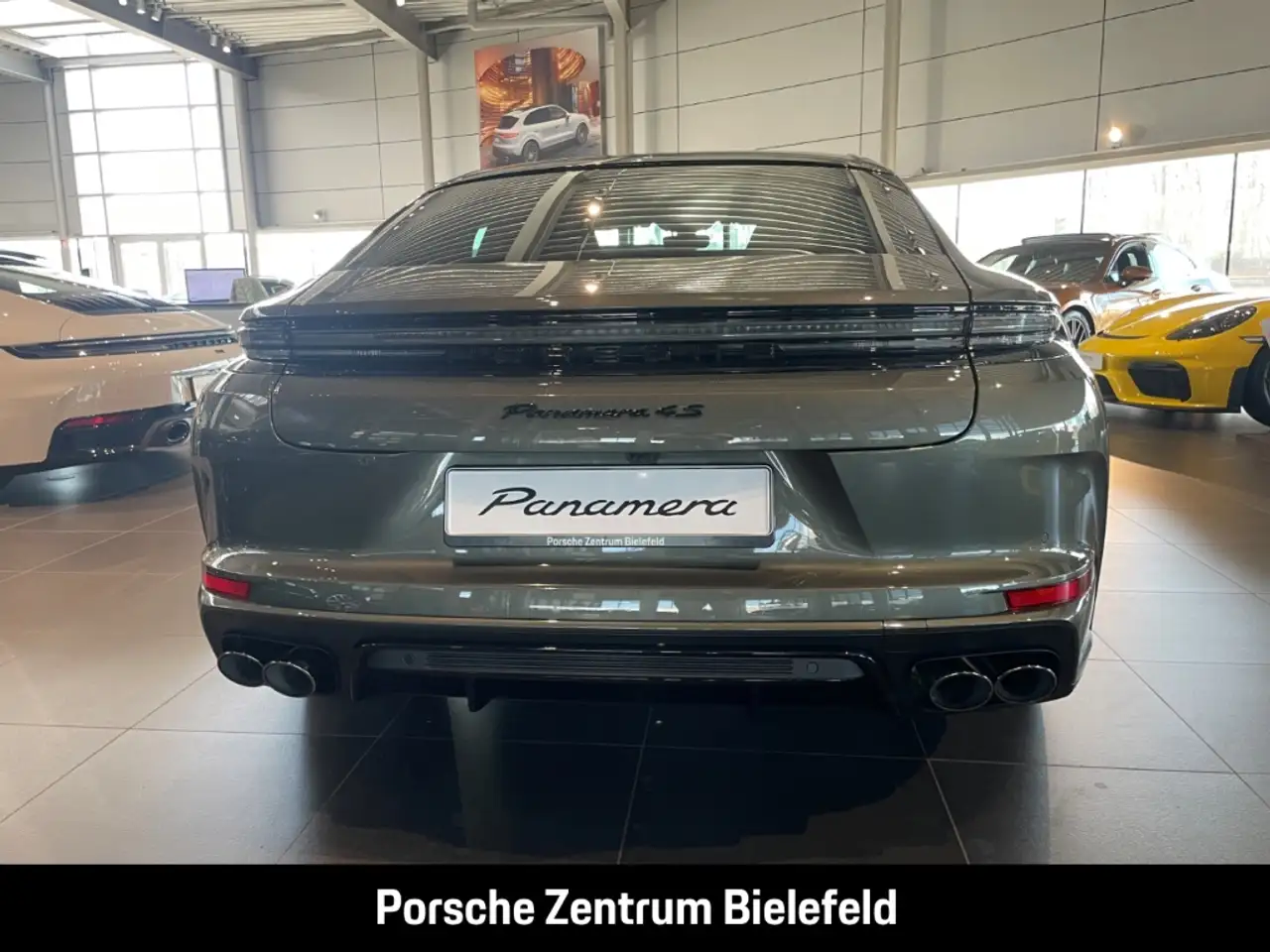 Porsche Panamera 7