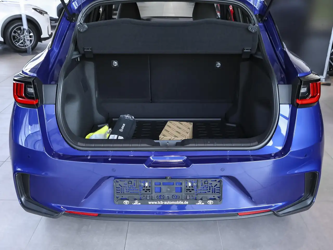Lexus LBX 9
