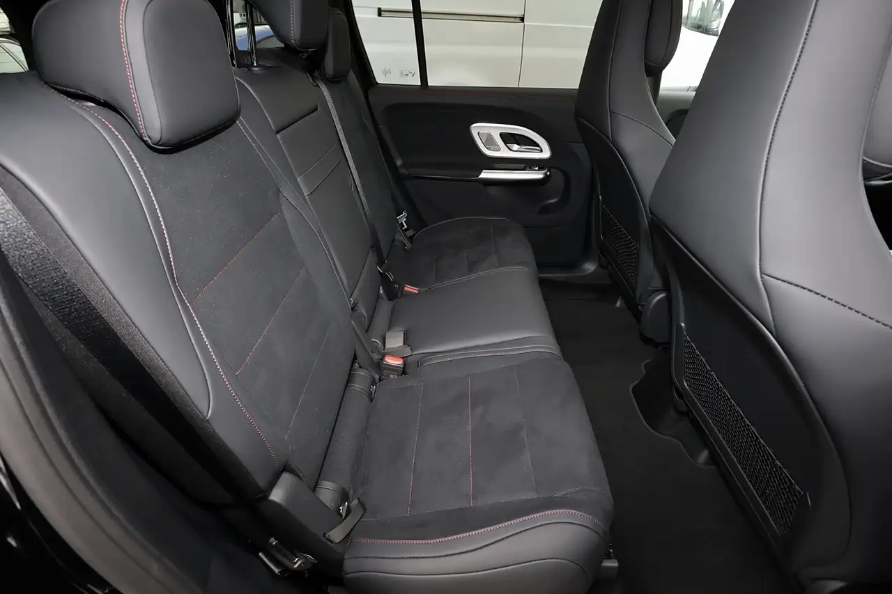 Mercedes-Benz GLB 350 6