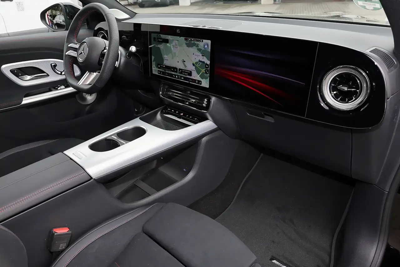 Mercedes-Benz GLB 350 8