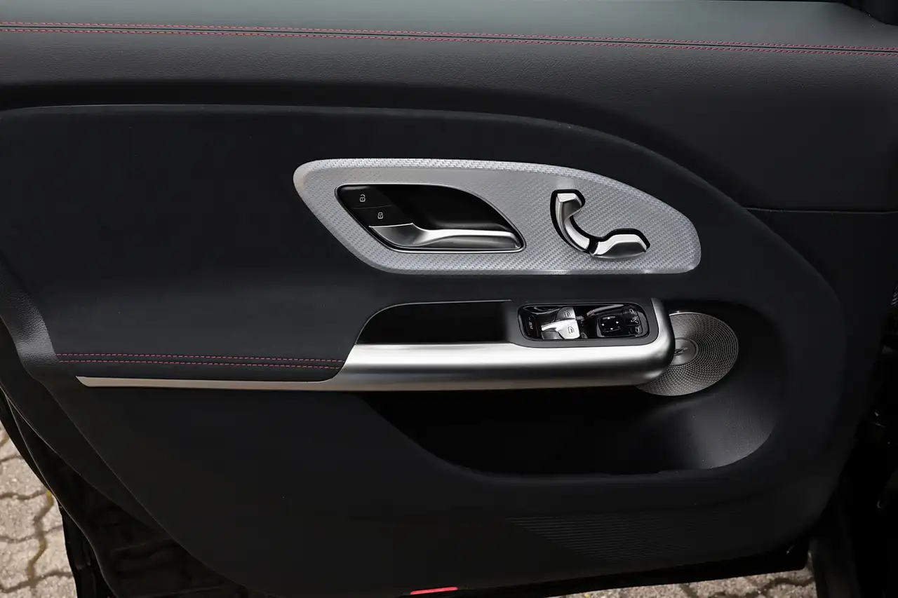 Mercedes-Benz GLB 350 12