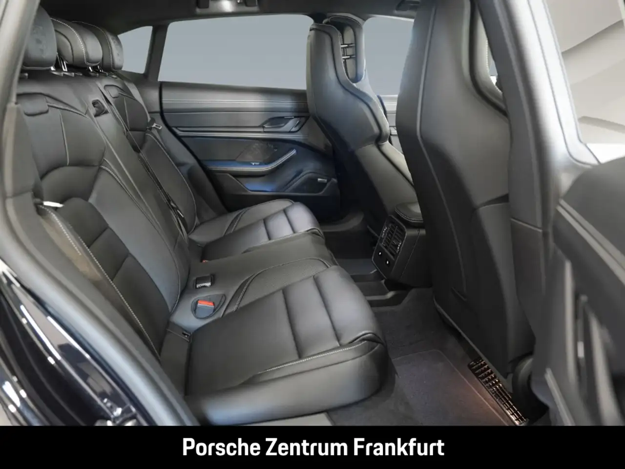 Porsche Taycan 10