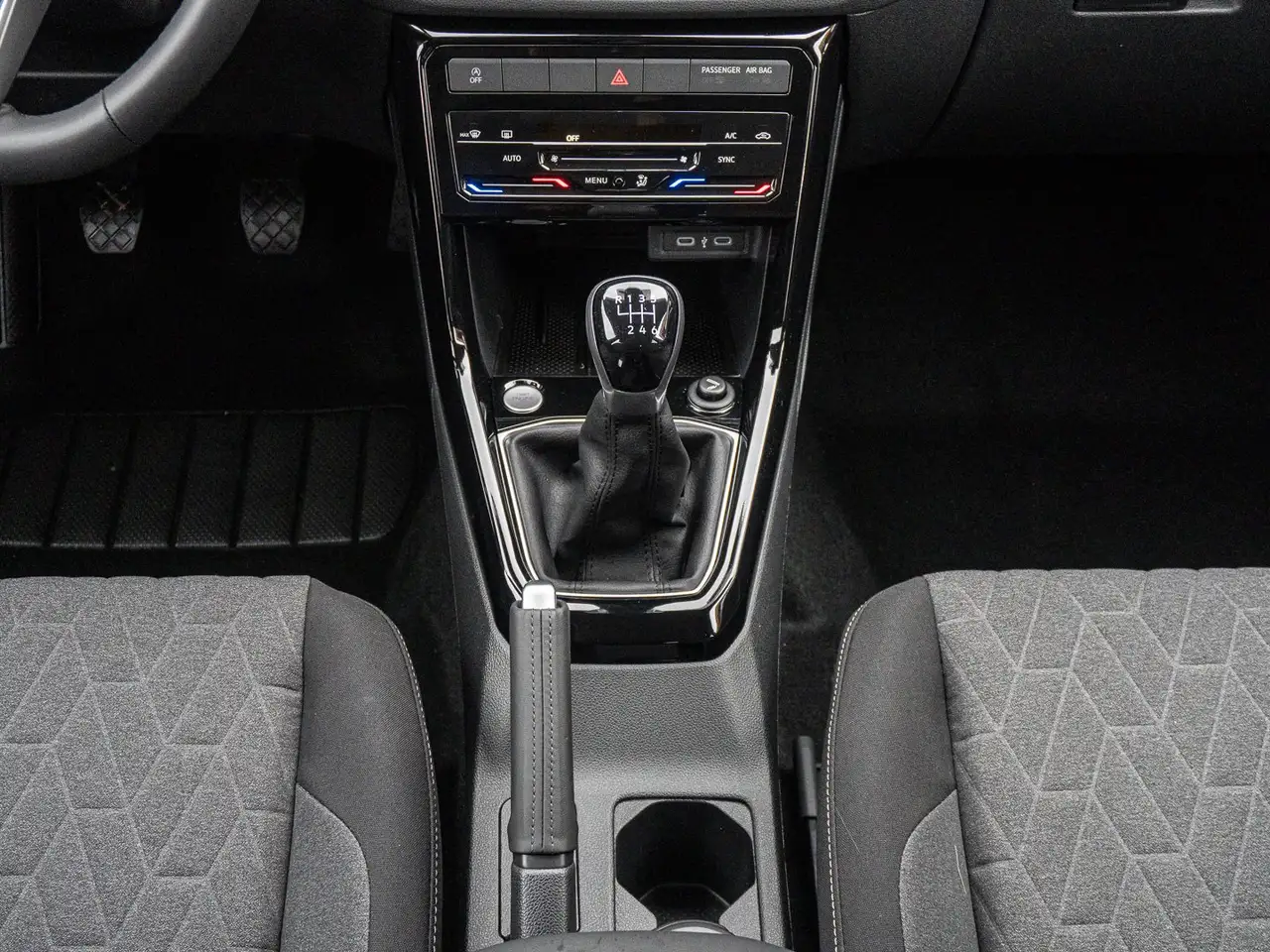 Volkswagen T-Cross 14