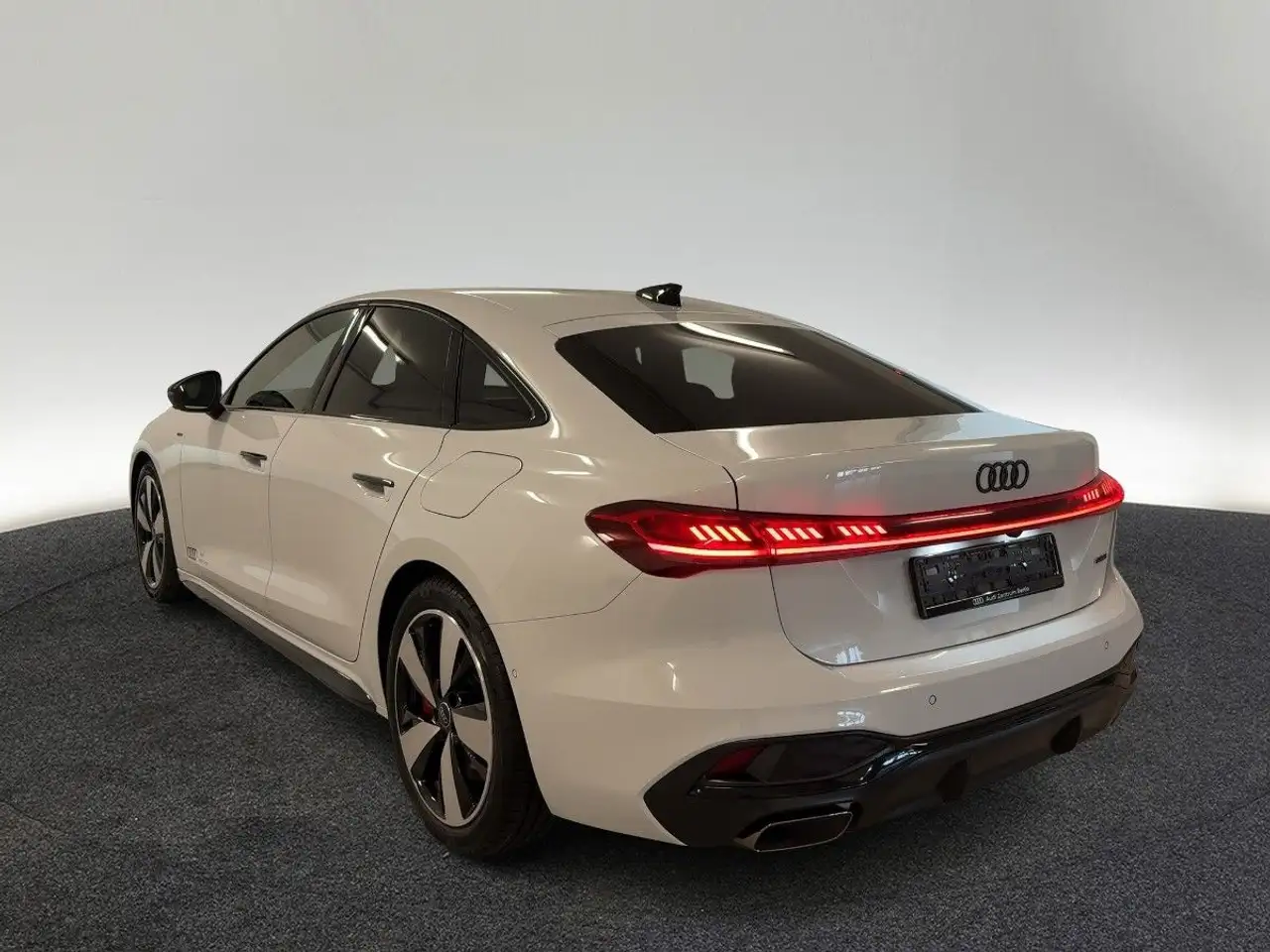 Audi A5 4