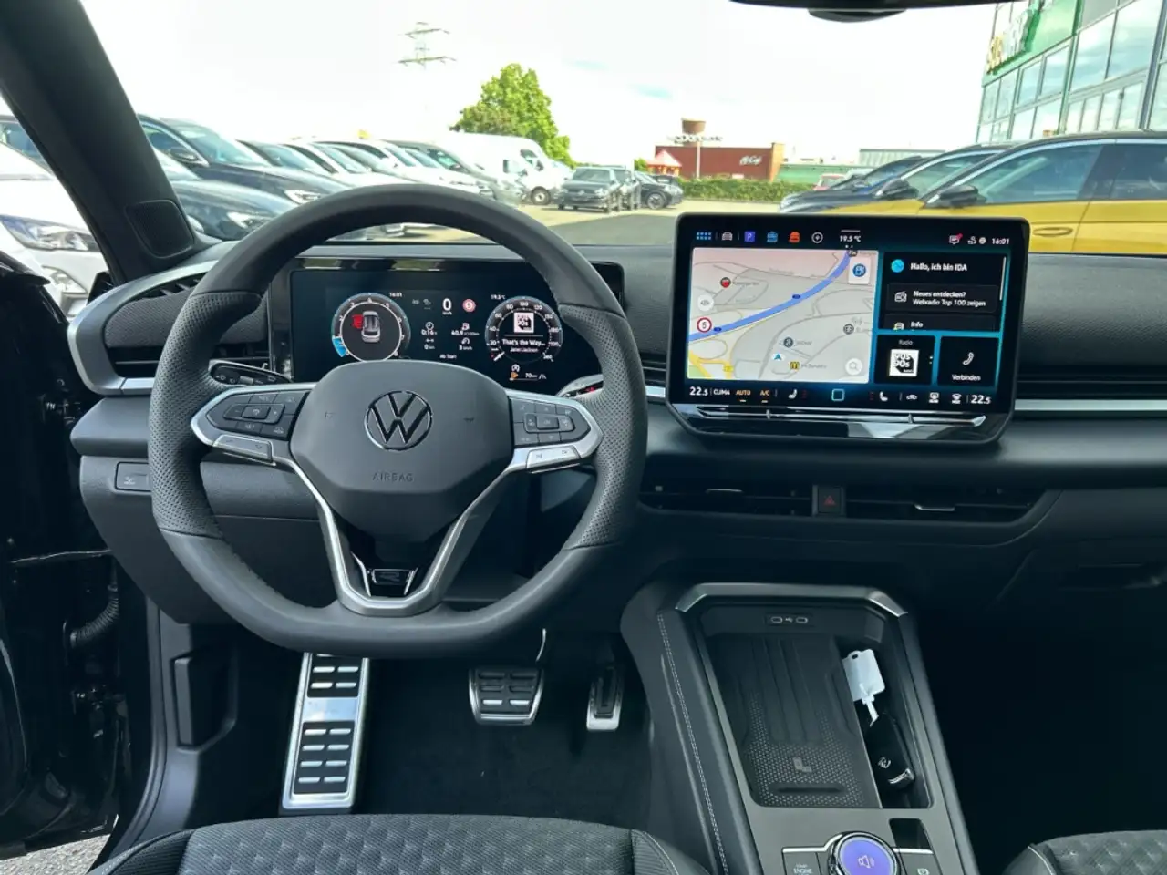 Volkswagen T-Roc 11