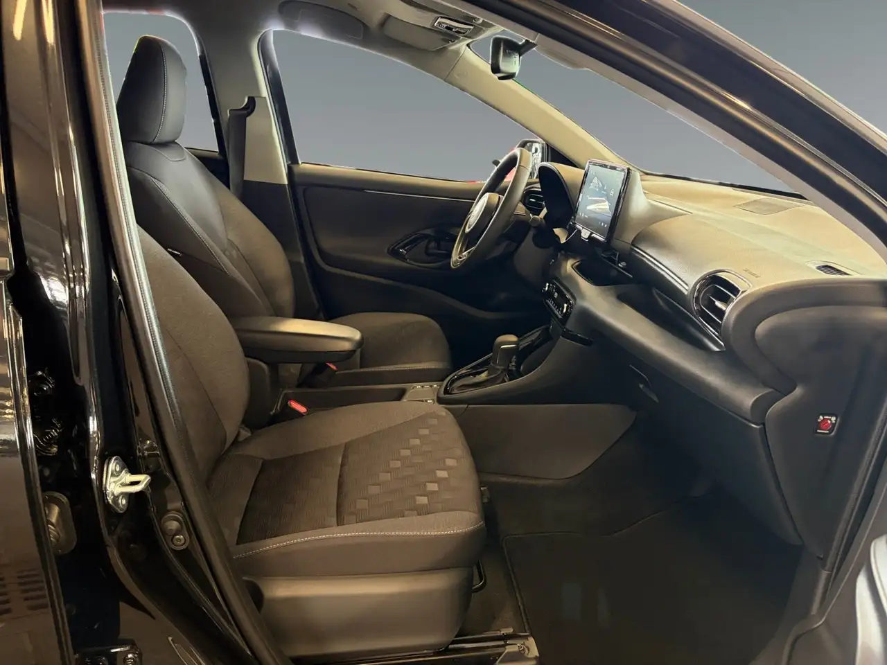 Toyota Yaris 16
